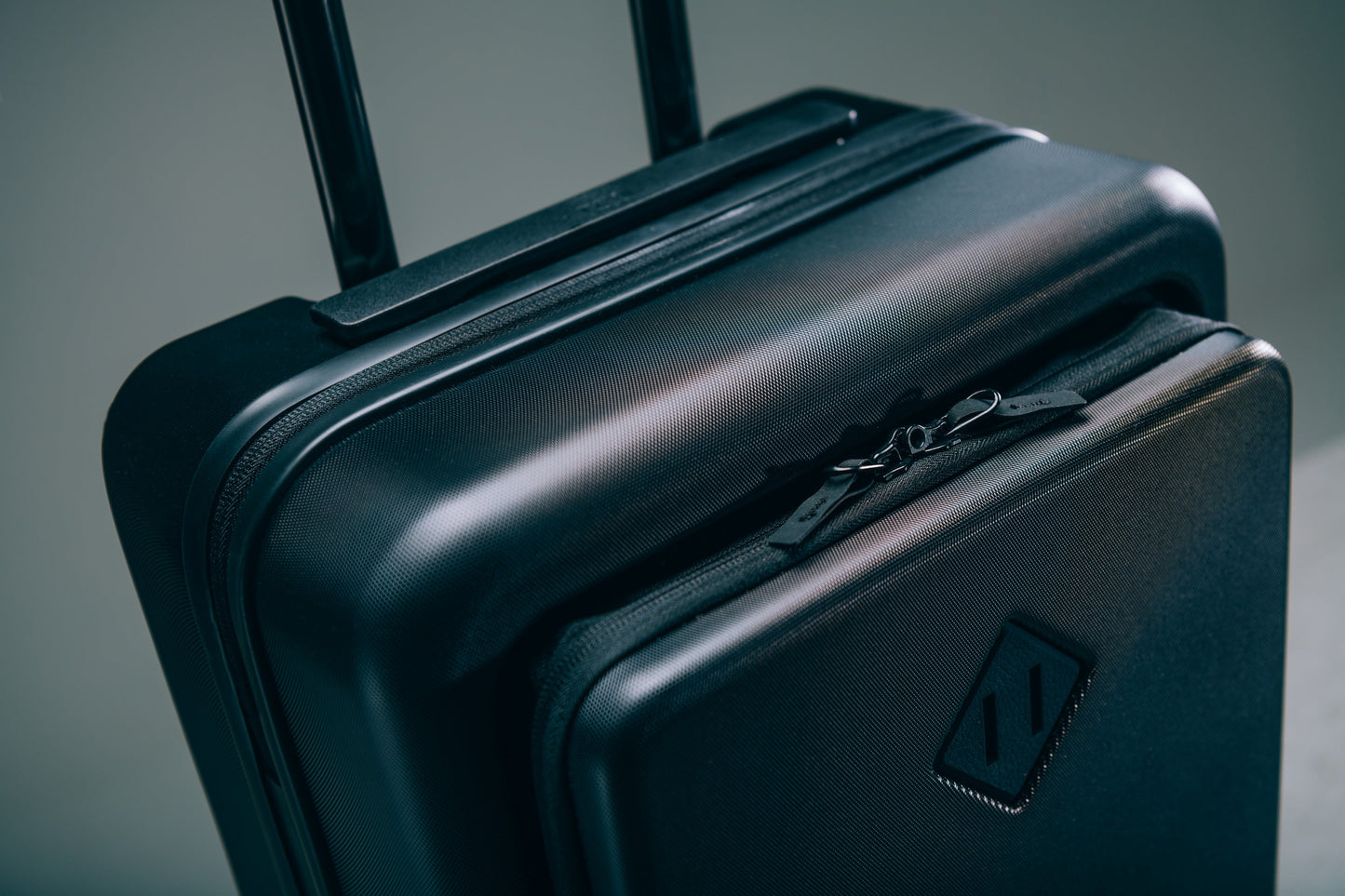 Herschel HeritageTM Hardshell Pro Large Carry On